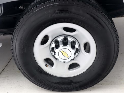 Used 2025 Chevrolet Express 3500 LT w/ LT Preferred Equipment Group RWD image 29