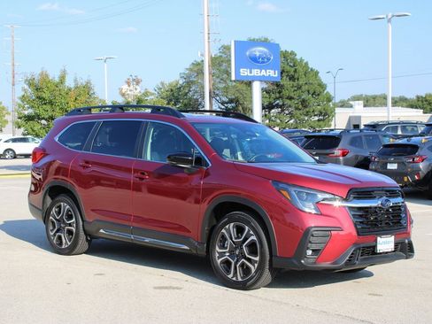 Used 2025 Subaru Ascent Limited w/ Popular Package #2 image 3