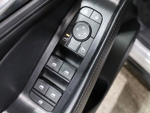 Used 2024 Nissan Rogue SV image 14