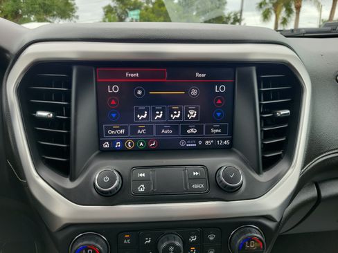 Certified 2023 GMC Acadia SLT FWD image 24