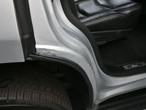 Used 2018 Cadillac Escalade Luxury image 18