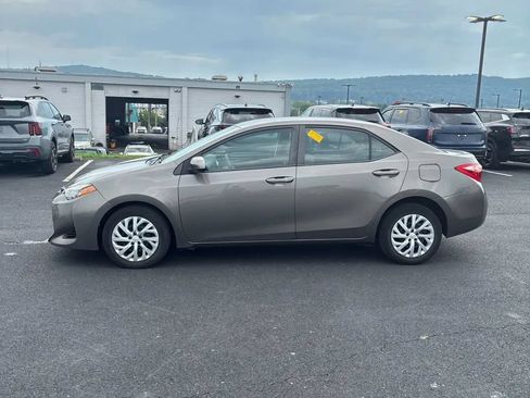 Used 2017 Toyota Corolla LE FWD image 9