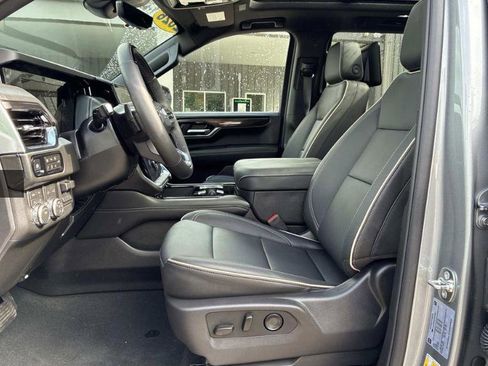 Used 2026 GMC Yukon Elevation w/ Elevation Premium Package AWD/4WD image 6