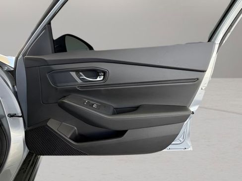 Used 2025 Honda Accord Sport image 40