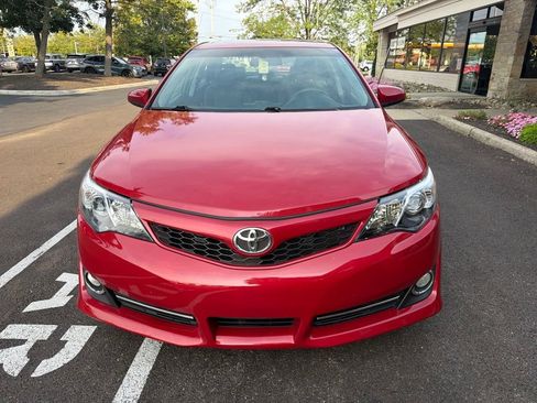Used 2012 Toyota Camry SE FWD image 4