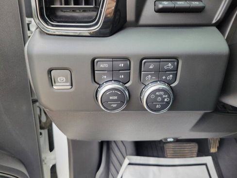 Used 2023 GMC Sierra 1500 AT4 w/ AT4 Premium Package image 15
