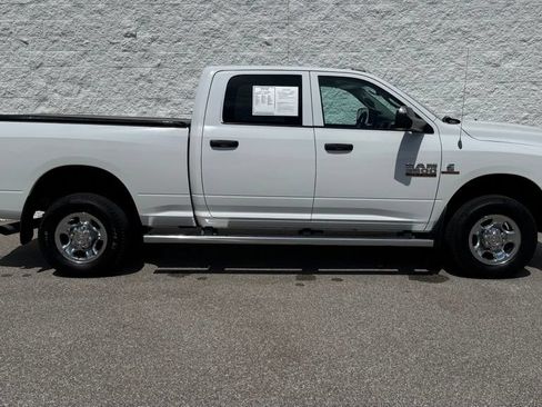 Used 2013 RAM 2500 Tradesman w/ Chrome Appearance Group AWD/4WD image 2