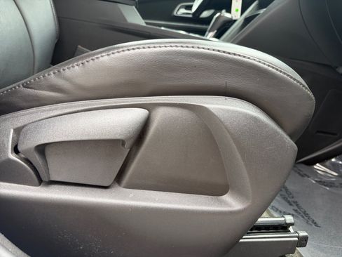 Used 2017 Chevrolet Equinox LT w/ Sport Edition FWD image 29