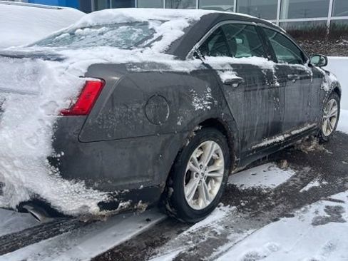 Used 2015 Ford Taurus SEL image 3