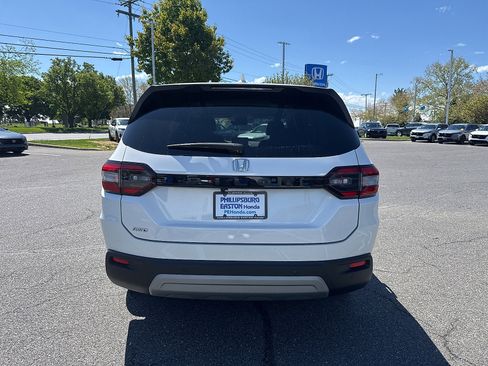 Used 2023 Honda Pilot EX-L image 3