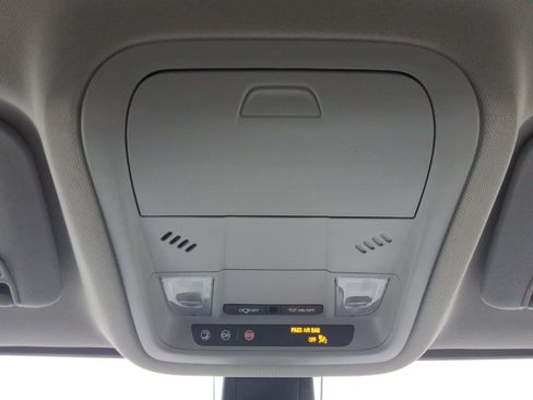 Used 2023 GMC Acadia SLE w/ Driver Convenience Package image 19