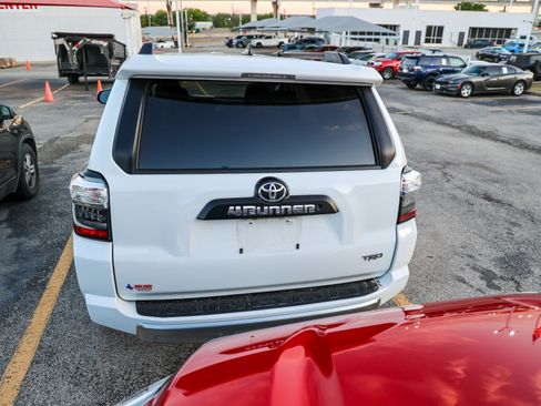 Used 2019 Toyota 4Runner TRD Off-Road image 10