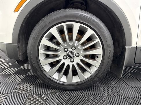Used 2017 Lincoln MKC Reserve w/ Lincoln MKC Climate Package AWD/4WD image 12