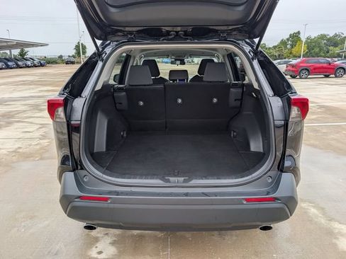 Used 2025 Toyota RAV4 XLE FWD image 28
