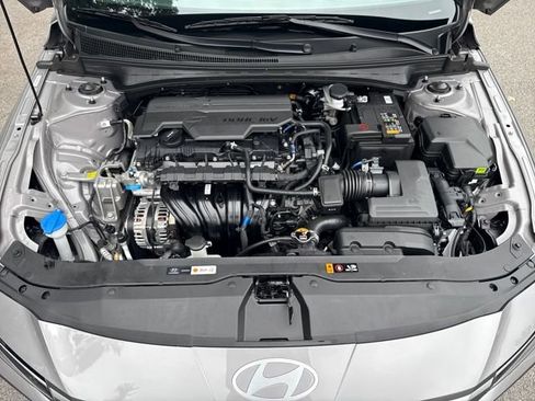 Certified 2025 Hyundai Elantra Sport image 22