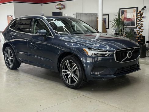 Used 2018 Volvo XC60 T6 Momentum w/ Convenience Package AWD/4WD image 1