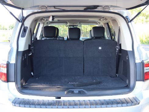 Used 2024 Nissan Armada SL AWD/4WD image 7