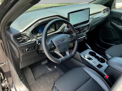 New 2025 Ford Escape ST-Line w/ Tech Pack #1 AWD/4WD image 7