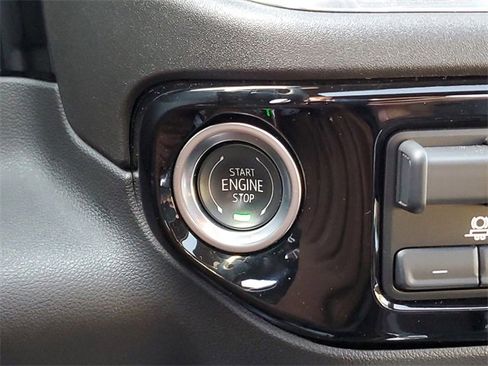 Used 2025 Chevrolet Silverado 1500 High Country image 22