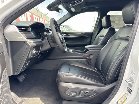 New 2026 Jeep Grand Cherokee L Limited w/ Limited Altitude Package image 23