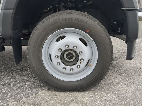 New 2025 Ford F450 4x4 Crew Cab Super Duty image 9