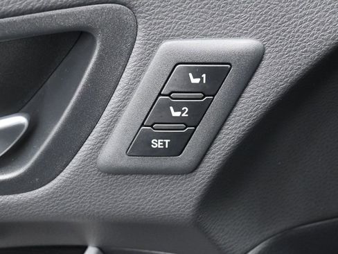 Certified 2025 Toyota Sienna Limited AWD/4WD image 16