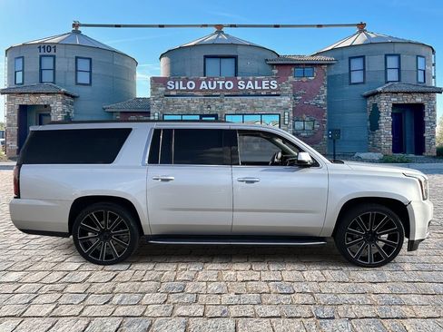 Used 2018 GMC Yukon XL SLT w/ Open Road Package AWD/4WD image 6