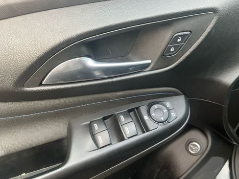 Used 2024 Buick Envista Sport Touring w/ Convenience I Package image 4