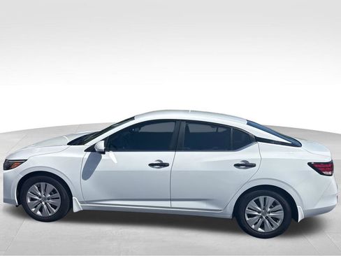 Certified 2025 Nissan Sentra S image 16