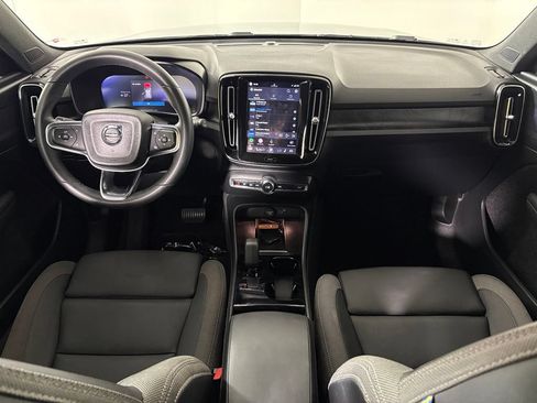 Used 2023 Volvo XC40 Recharge Core AWD/4WD image 32