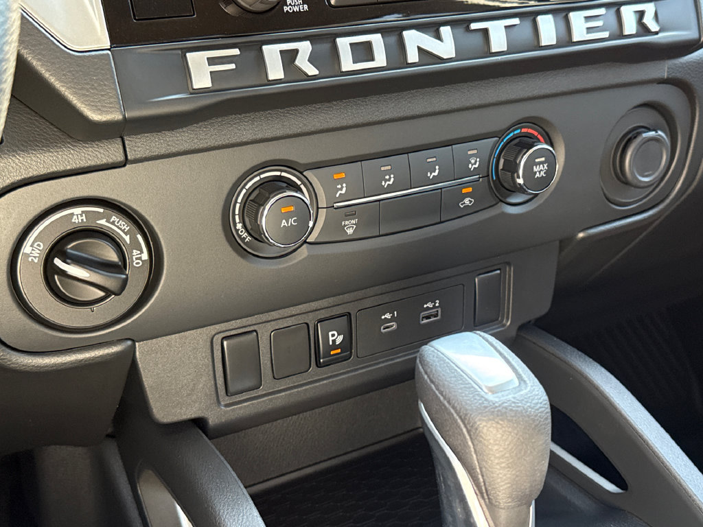 Used 2025 Nissan Frontier SV AWD/4WD image 23