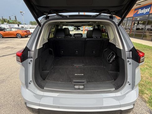 Used 2025 Nissan Rogue SL w/ SL Premium Package AWD/4WD image 30