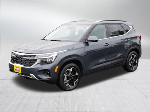 Used 2024 Kia Seltos EX AWD/4WD image 3