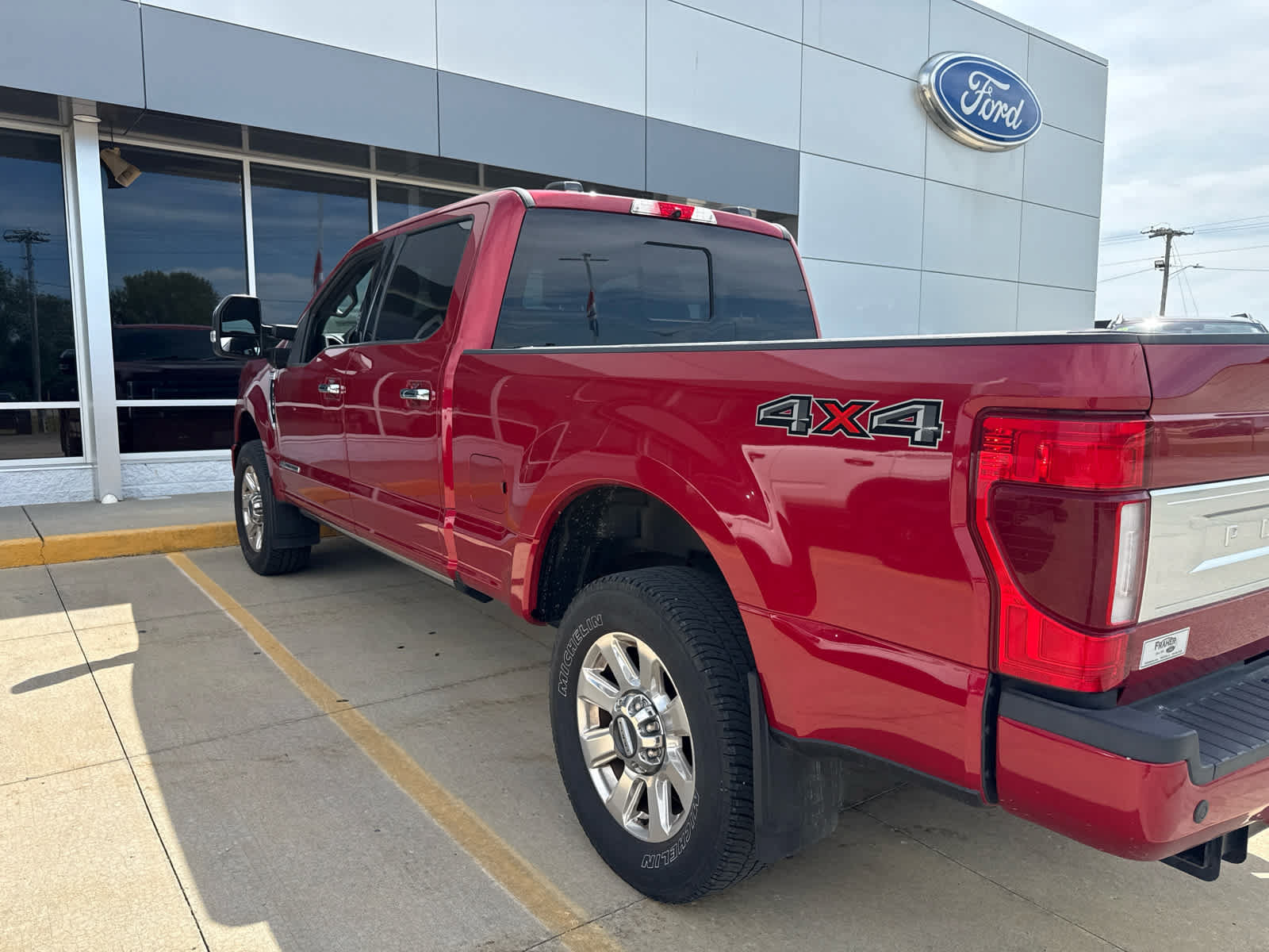 Used 2022 Ford F250 Platinum AWD/4WD image 7