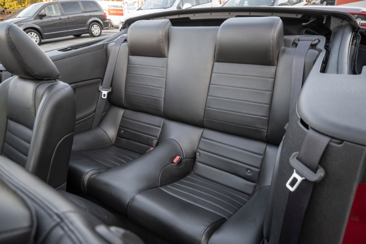 Used 2006 Ford Mustang GT Premium RWD image 23