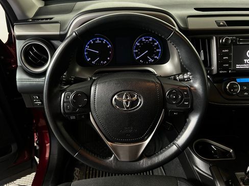 Used 2018 Toyota RAV4 XLE image 9