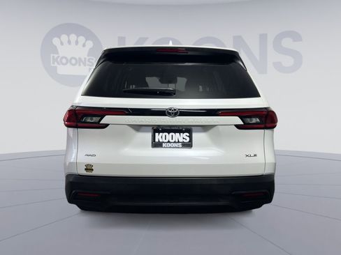 Used 2025 Toyota Grand Highlander AWD image 5