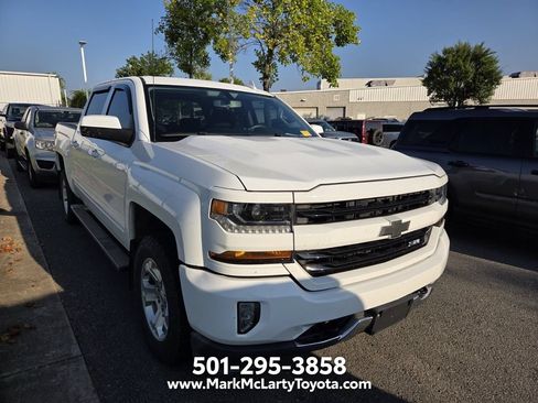 Used 2018 Chevrolet Silverado 1500 LT w/ All Star Edition AWD/4WD image 3