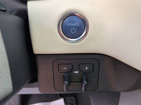 Used 2024 Toyota Sequoia Capstone AWD/4WD image 22