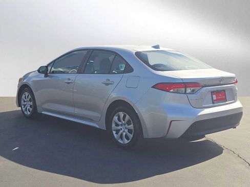 Certified 2025 Toyota Corolla LE image 5