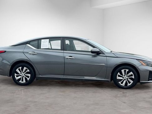 Used 2023 Nissan Altima 2.5 SR FWD image 7