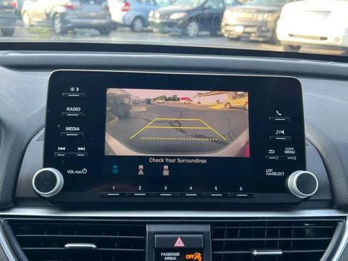 Used 2018 Honda Accord LX image 40