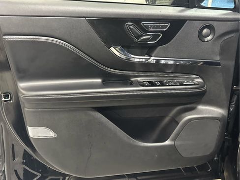 Used 2023 Lincoln Corsair Reserve w/ Equipment Group 202A image 16