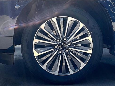 Certified 2025 INFINITI QX80 Sensory image 22