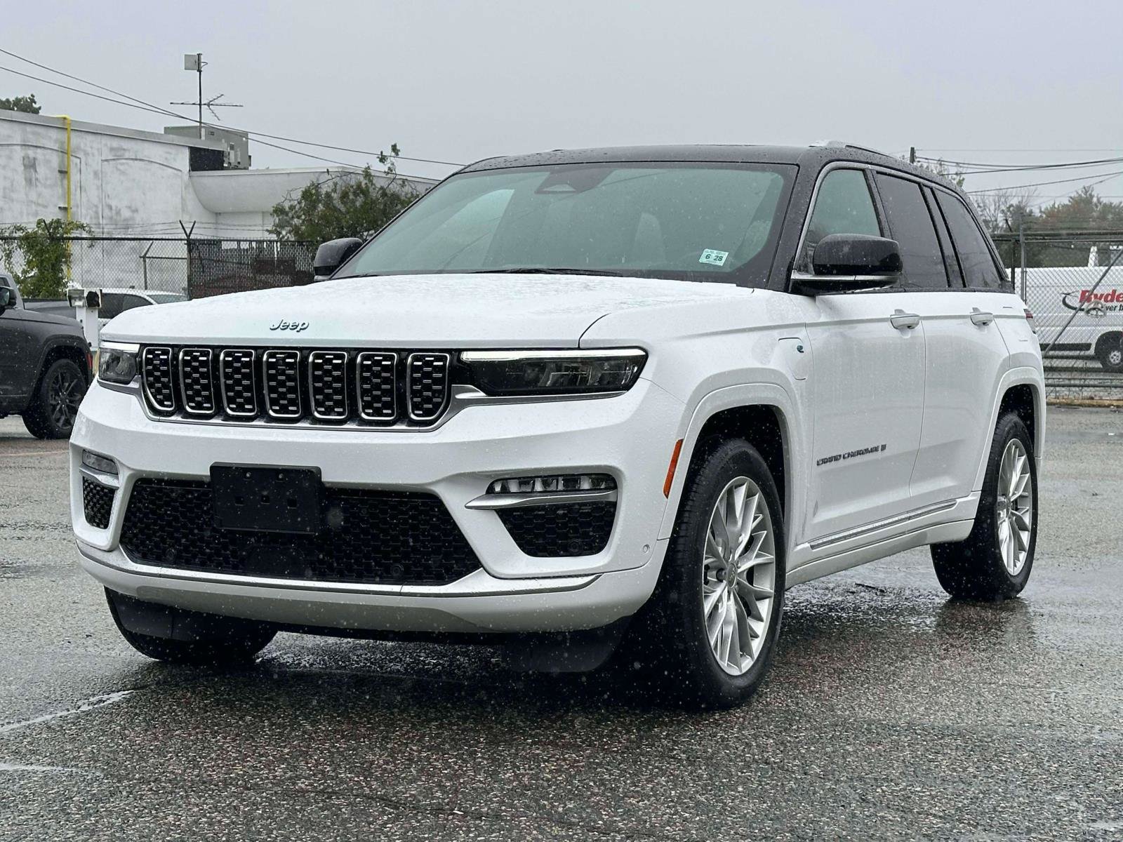 Used 2023 Jeep Grand Cherokee Summit AWD/4WD image 7