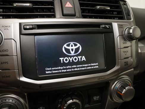 Used 2014 Toyota 4Runner SR5 image 12