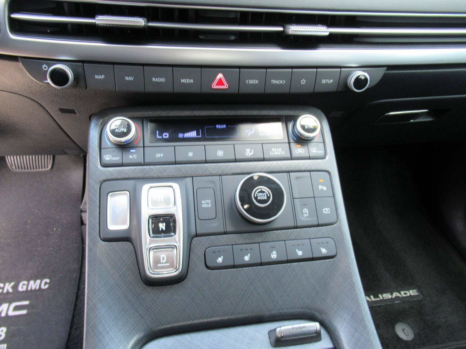 Used 2023 Hyundai Palisade Limited FWD image 20