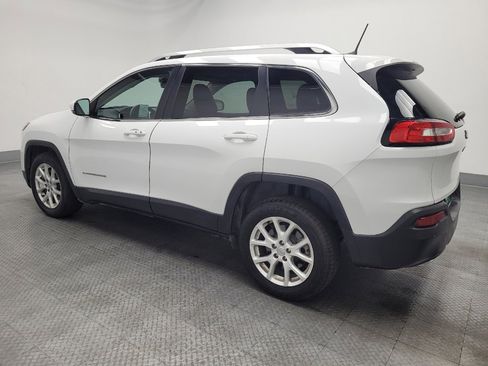 Used 2018 Jeep Cherokee Latitude Plus w/ Comfort/Convenience Group image 3