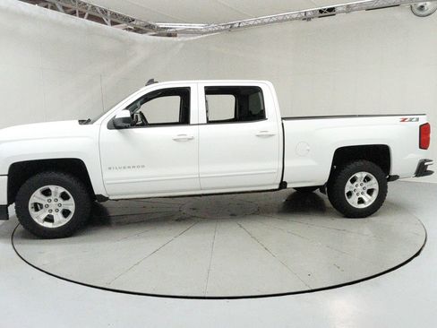 Used 2018 Chevrolet Silverado 1500 LT w/ All Star Edition AWD/4WD image 2