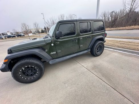 Used 2020 Jeep Wrangler Unlimited Sport S image 2